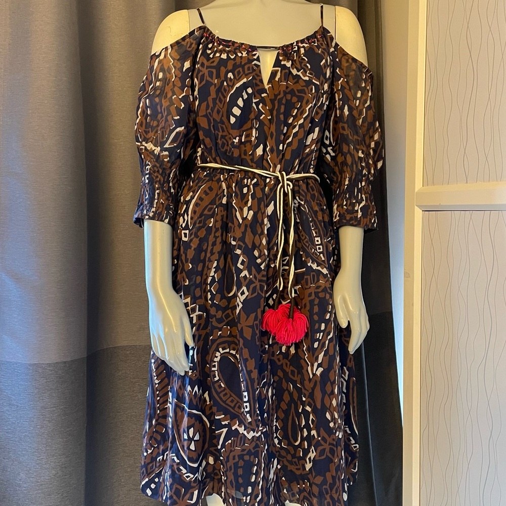 NWT Anthropologie VanessaVirginia cold shoulder patterned dress.  Size 6
